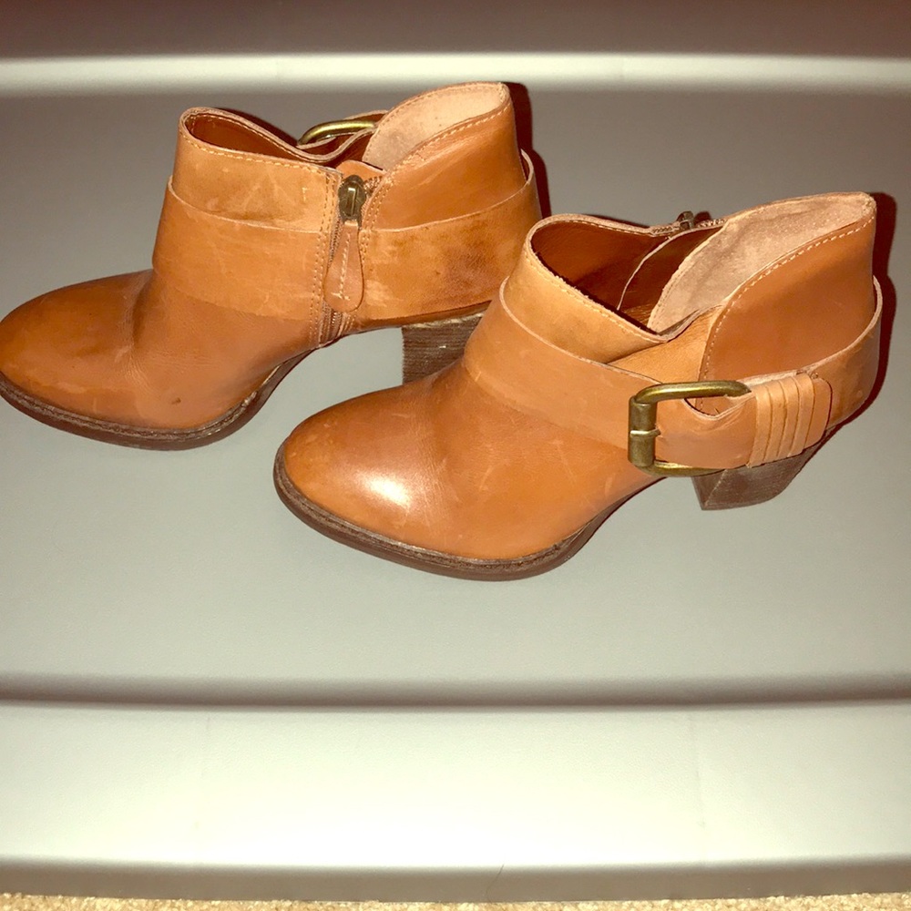 Steve Madden booties 7.5
